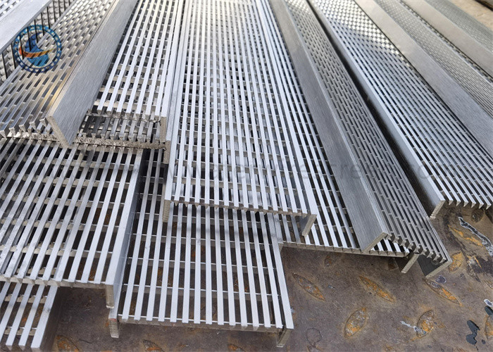 Stainless Steel 304 316l Wedge Wire Sheets Customized Arc Sieve Bend Plate